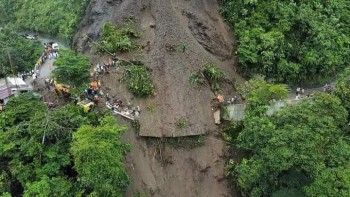 नारायणगढ–मुग्लिन सडक अन्तर्गत सिमलतालको पहिरोमा दुई वटा बस बेपत्ता