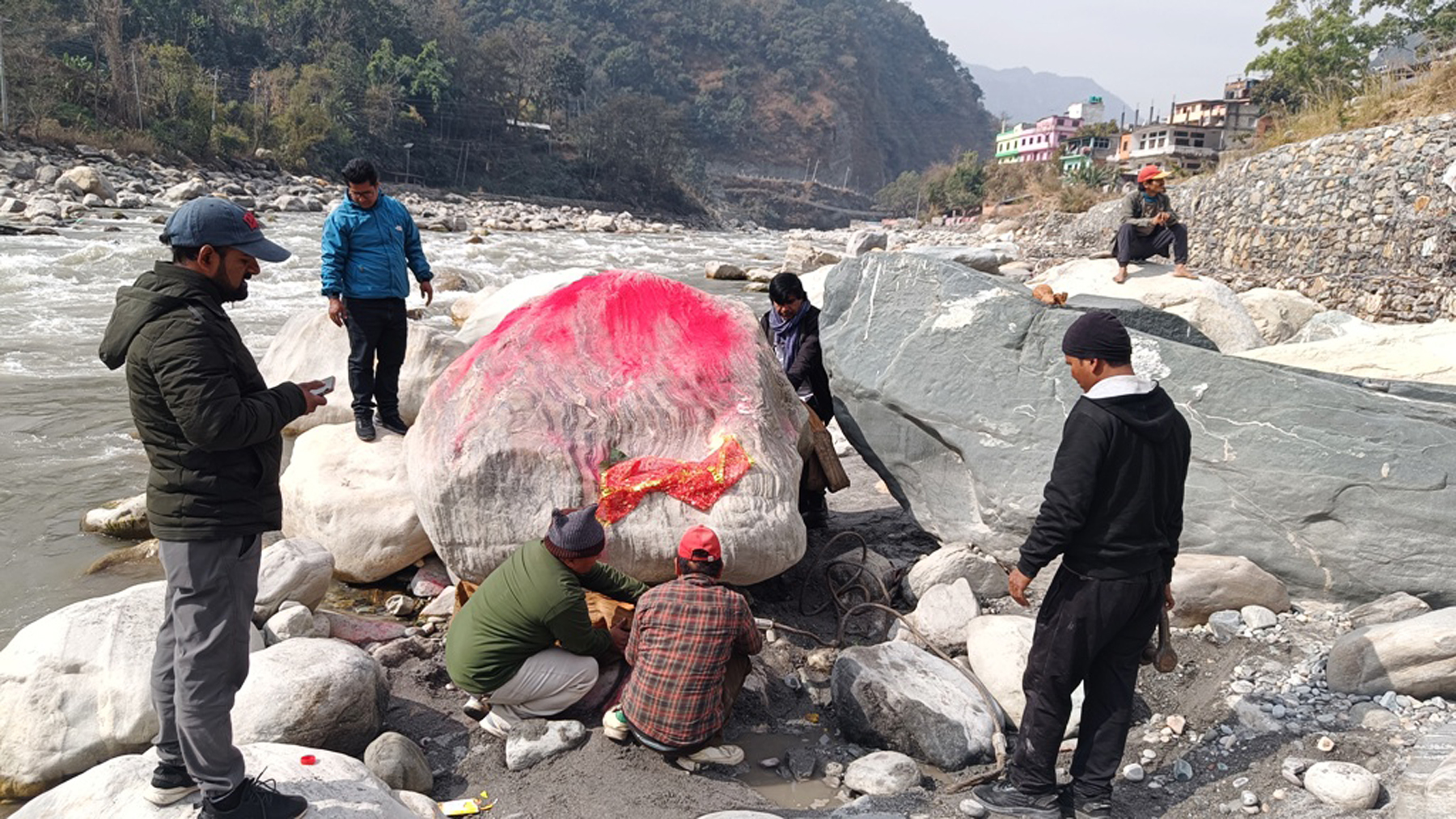 महादेवको मूर्ति बनाउन रौतहट लगियो कालीगण्डकीको शिला