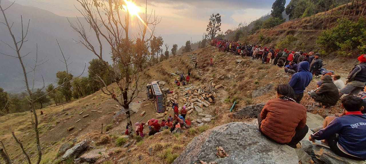 धादिङमा ट्रक दुर्घटना हुँदा एकको मृत्यु, तीन घाइते